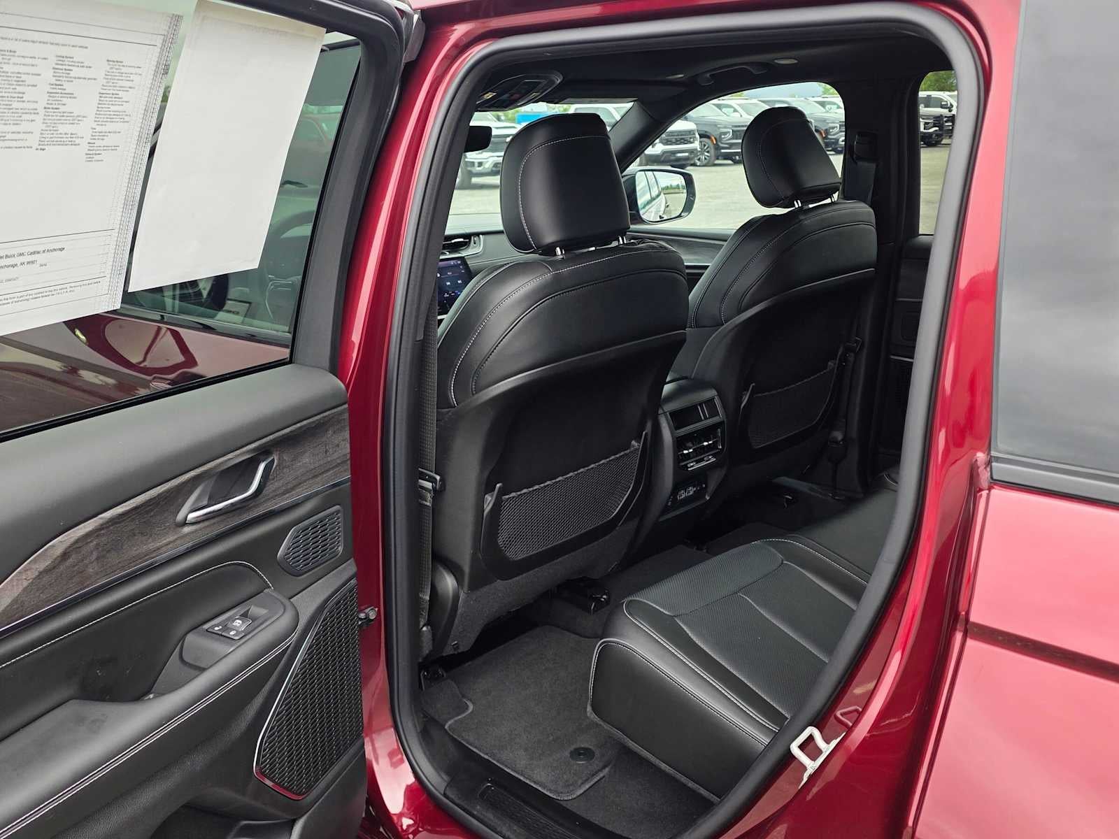 2025 Jeep Grand Cherokee Overland 4x4
