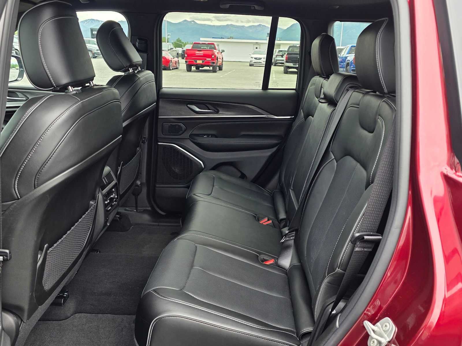 2025 Jeep Grand Cherokee Overland 4x4