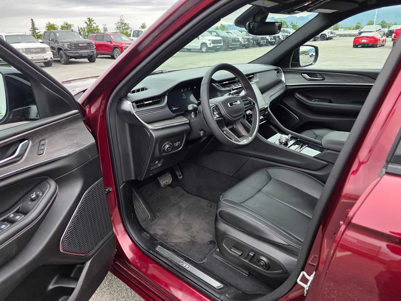 2025 Jeep Grand Cherokee Overland 4x4