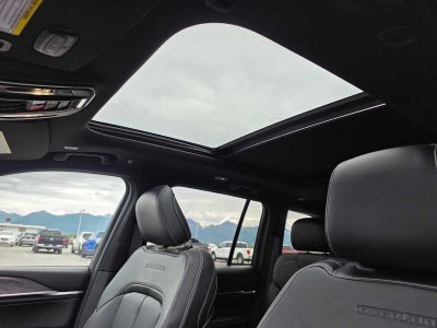 2025 Jeep Grand Cherokee Overland 4x4