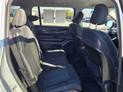 2022 Jeep Grand Cherokee L Laredo 4x4