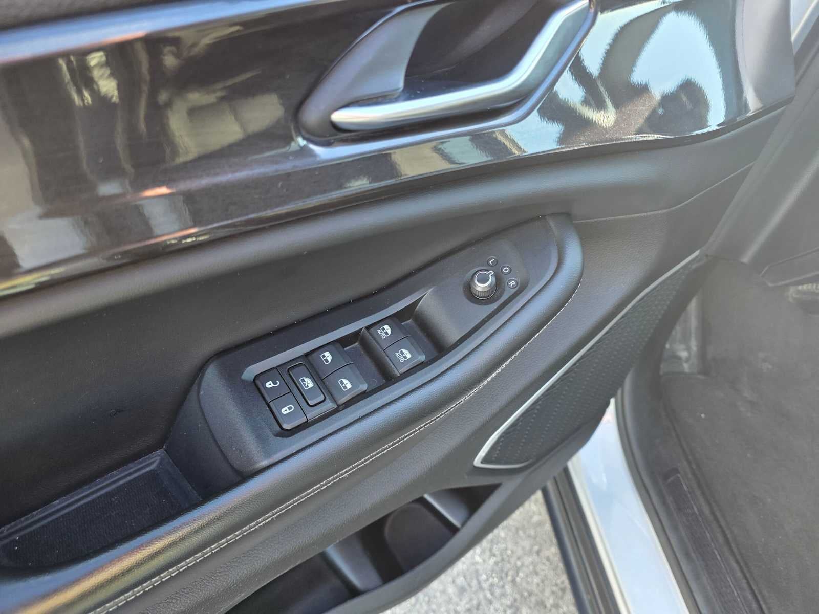 2022 Jeep Grand Cherokee L Laredo 4x4