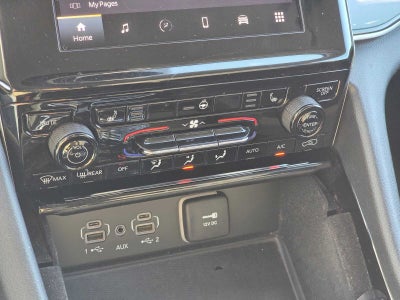 2022 Jeep Grand Cherokee L Laredo 4x4