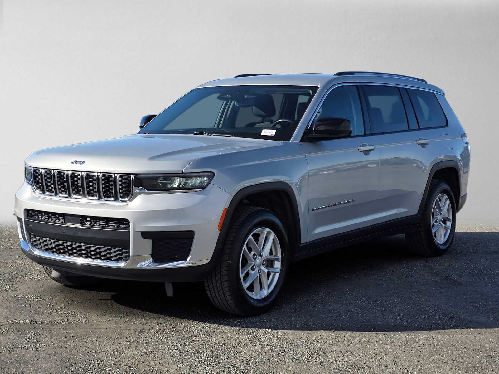 2022 Jeep Grand Cherokee L Laredo 4x4