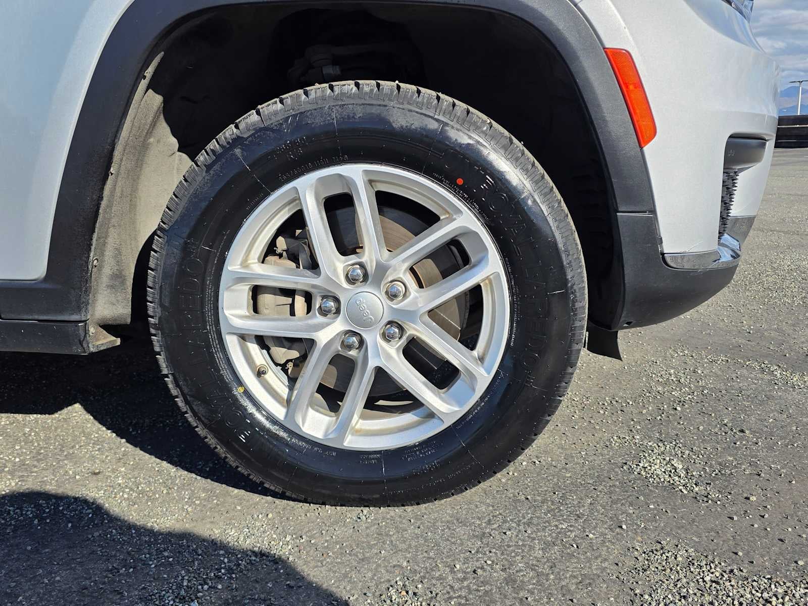 2022 Jeep Grand Cherokee L Laredo 4x4