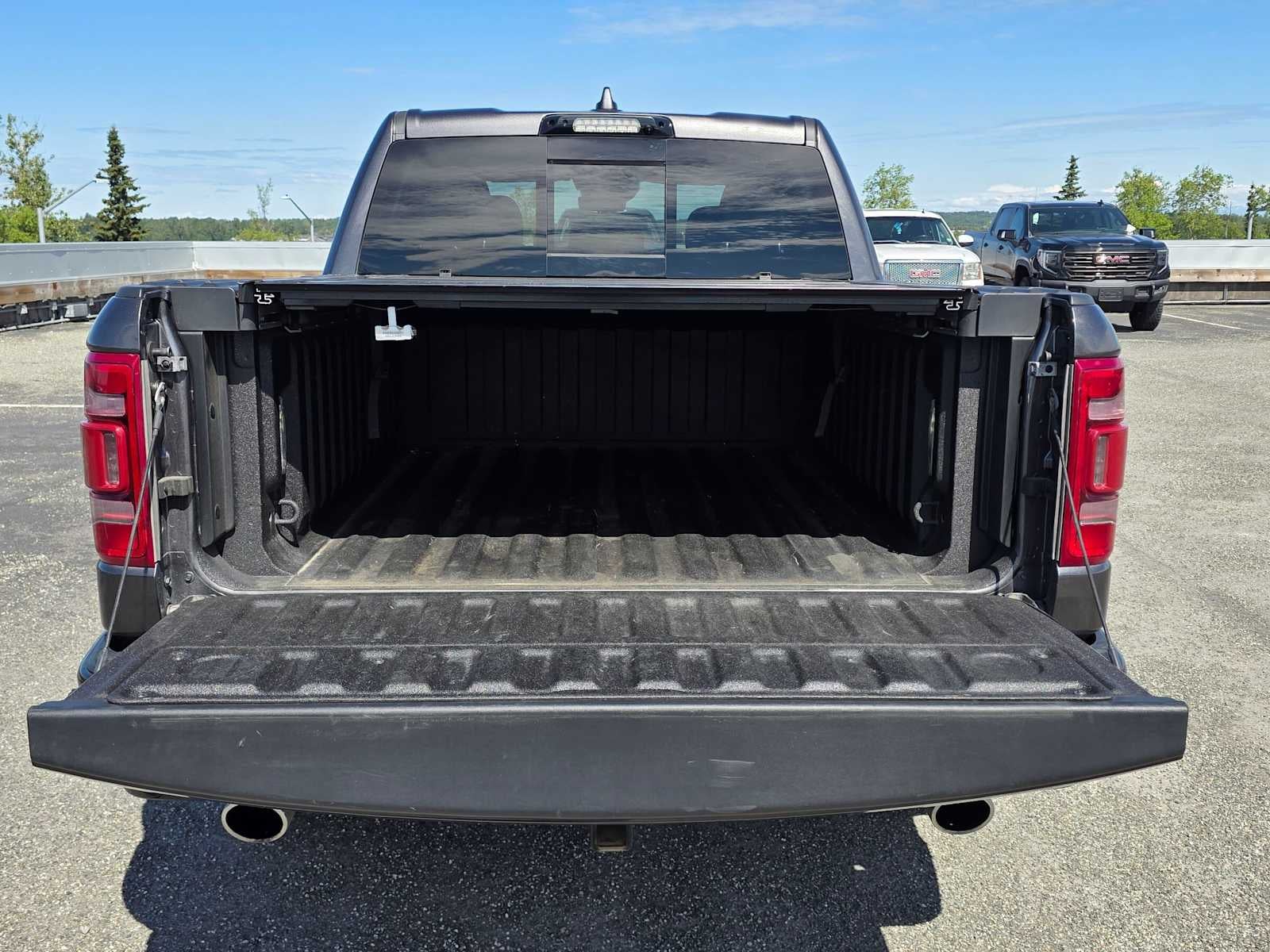 2022 RAM 1500 Limited Crew Cab 4x4 5'7" Box