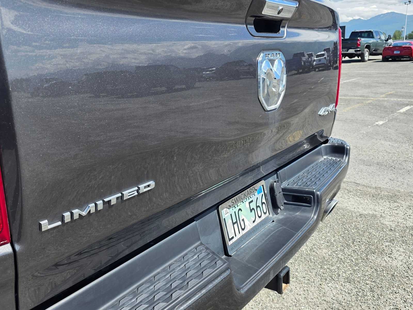 2022 RAM 1500 Limited Crew Cab 4x4 5'7" Box