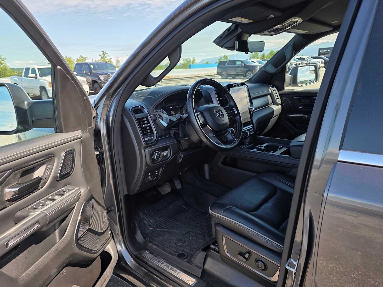 2022 RAM 1500 Limited Crew Cab 4x4 5'7" Box