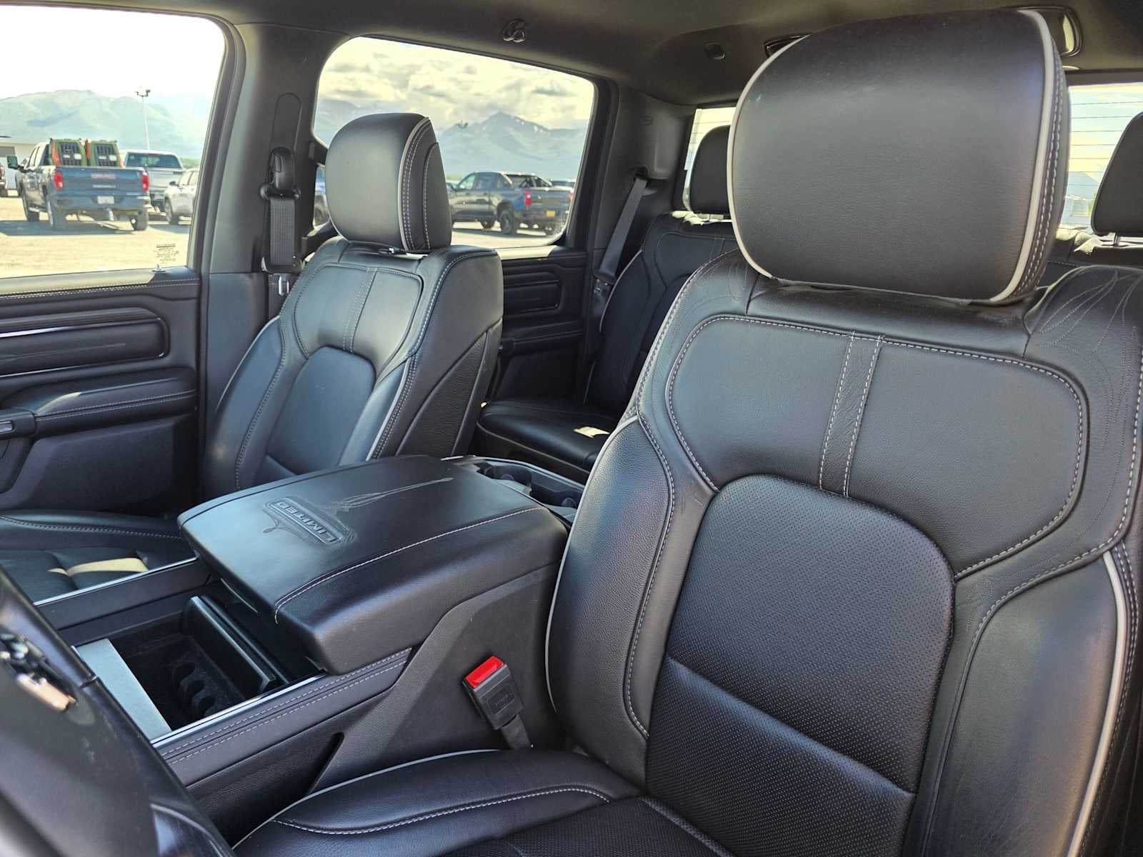 2022 RAM 1500 Limited Crew Cab 4x4 5'7" Box