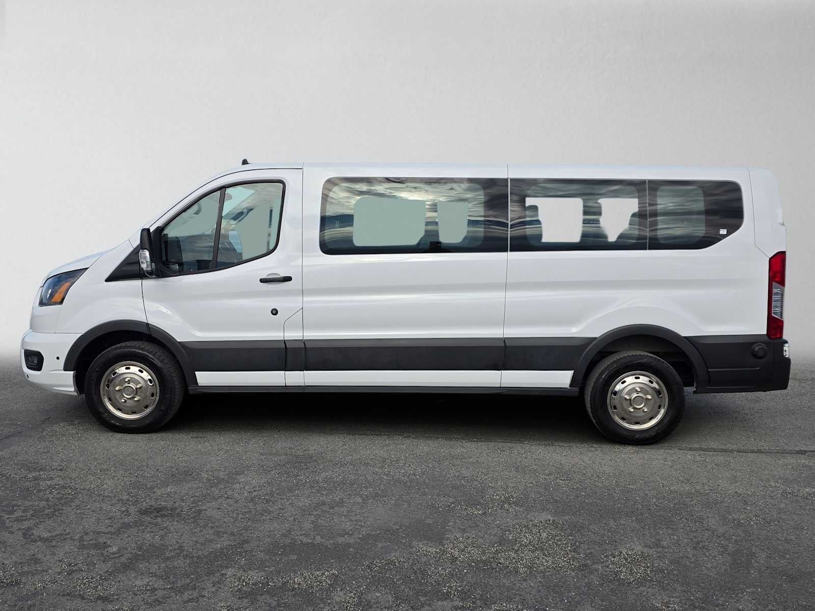 2024 Ford Transit Passenger Wagon XL