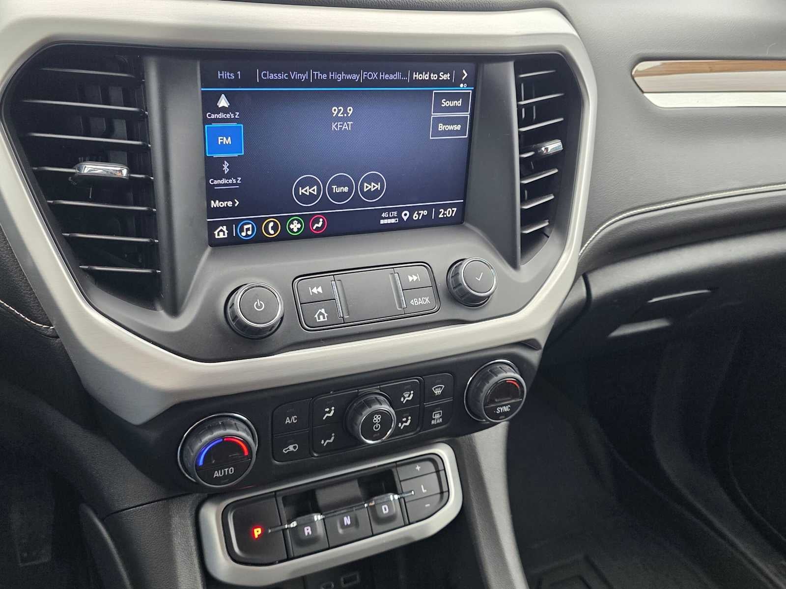 2023 GMC Acadia SLE