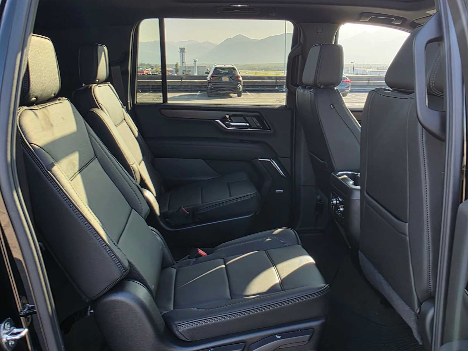 2026 GMC Yukon XL Denali - Photo 12