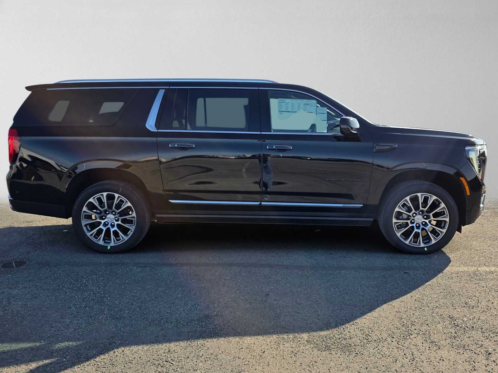 2026 GMC Yukon XL Denali - Photo 2