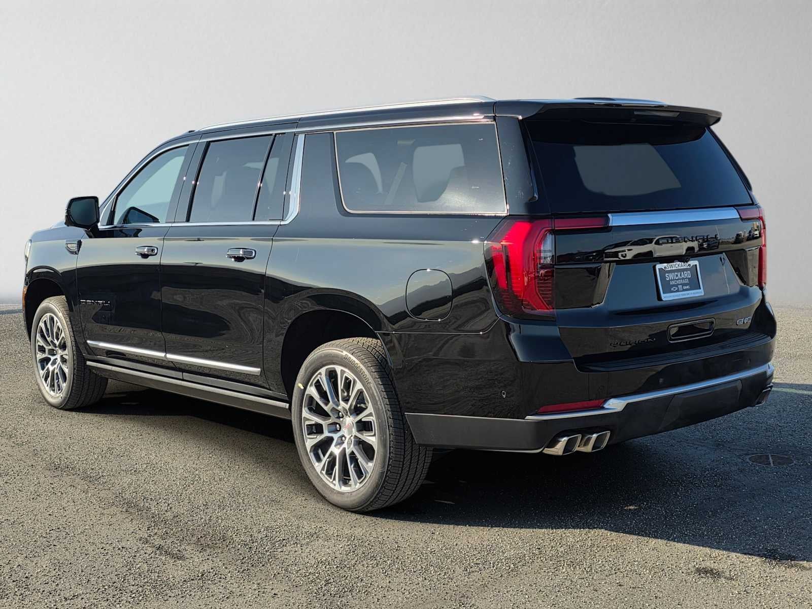2026 GMC Yukon XL Denali - Photo 5