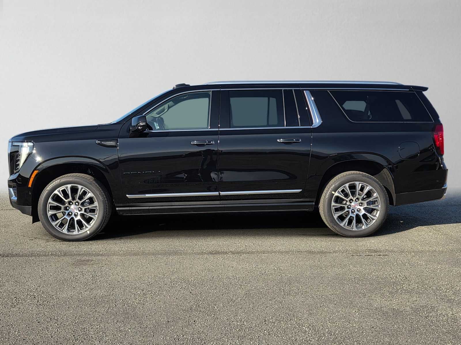 2026 GMC Yukon XL Denali - Photo 6