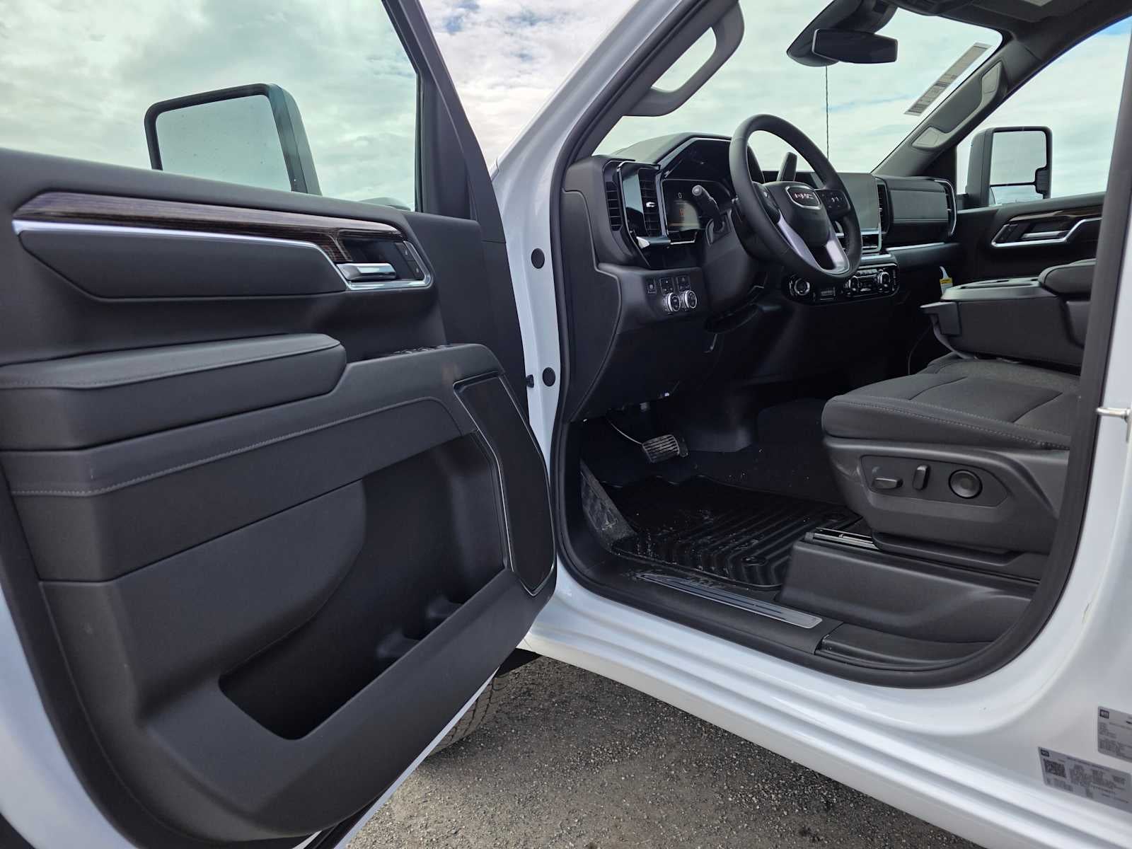 2026 GMC Sierra 3500 HD SLE
