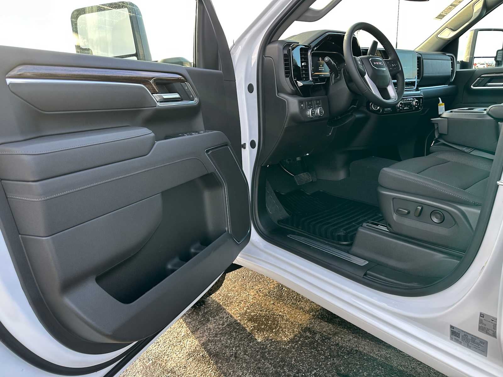 2026 GMC Sierra 3500 HD SLE DRW