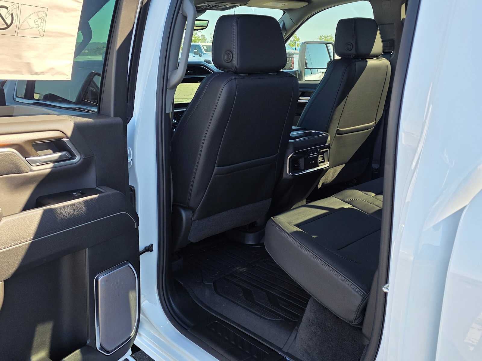 2026 GMC Sierra 3500HD Denali - Photo 15