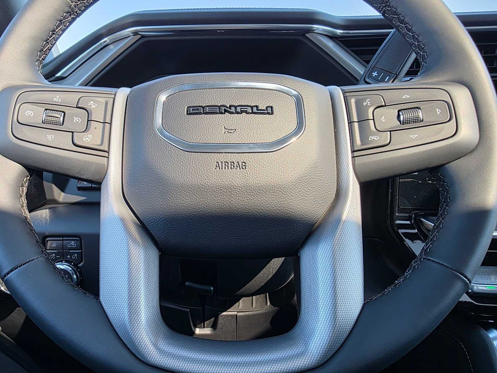2026 GMC Sierra 3500HD Denali - Photo 25