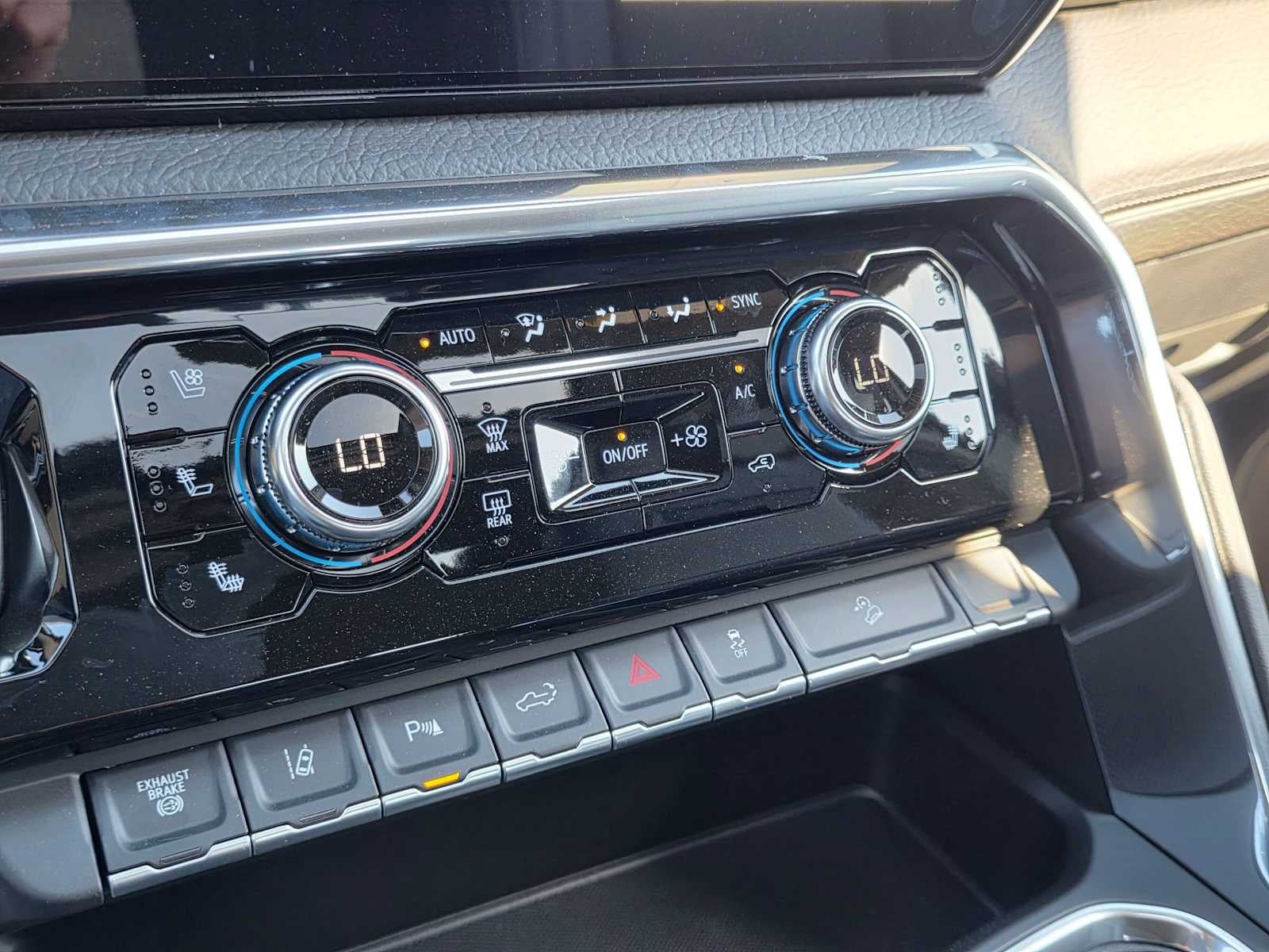 2026 GMC Sierra 3500HD Denali - Photo 29