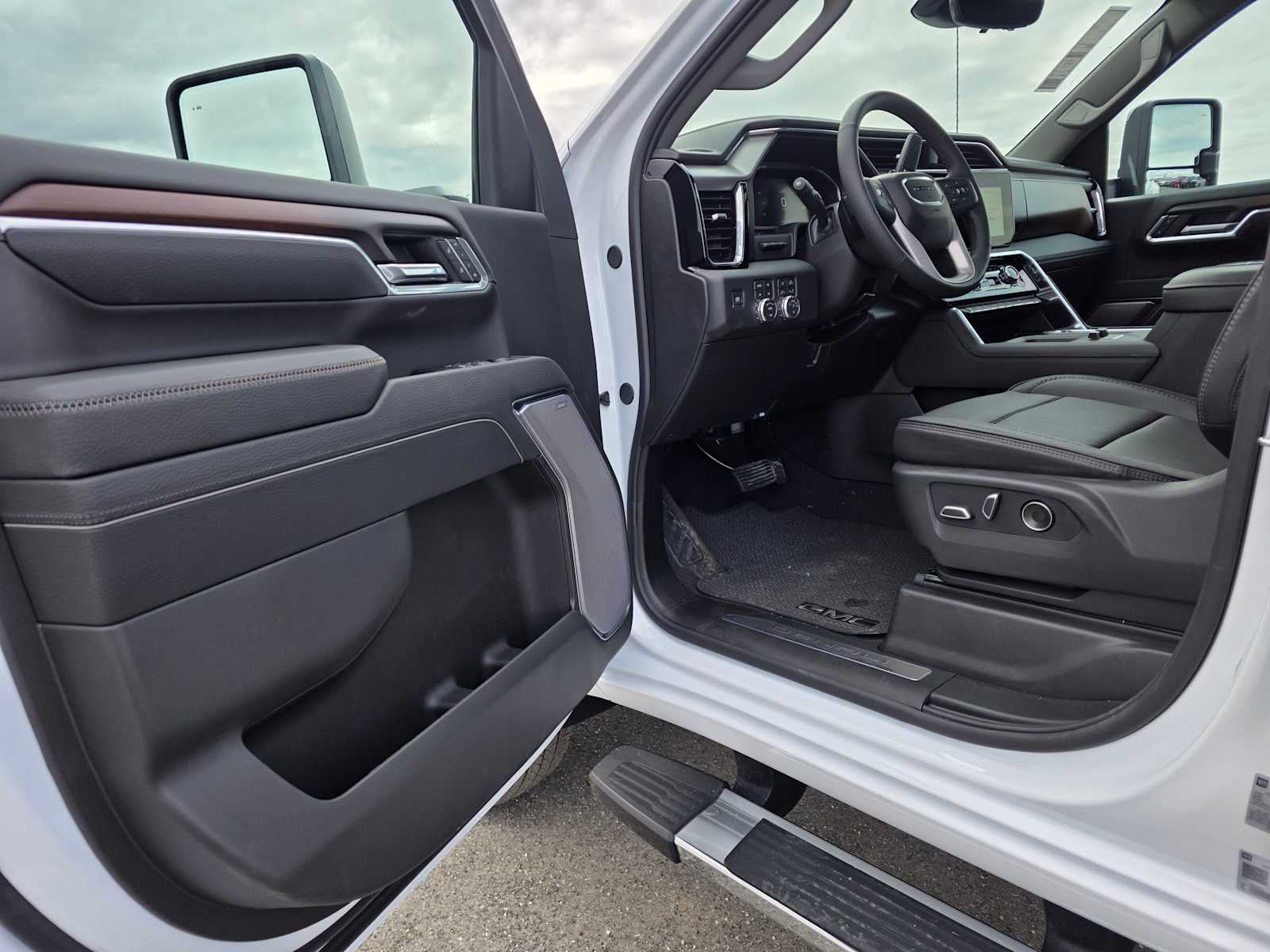 2026 GMC Sierra 3500 HD Denali DRW