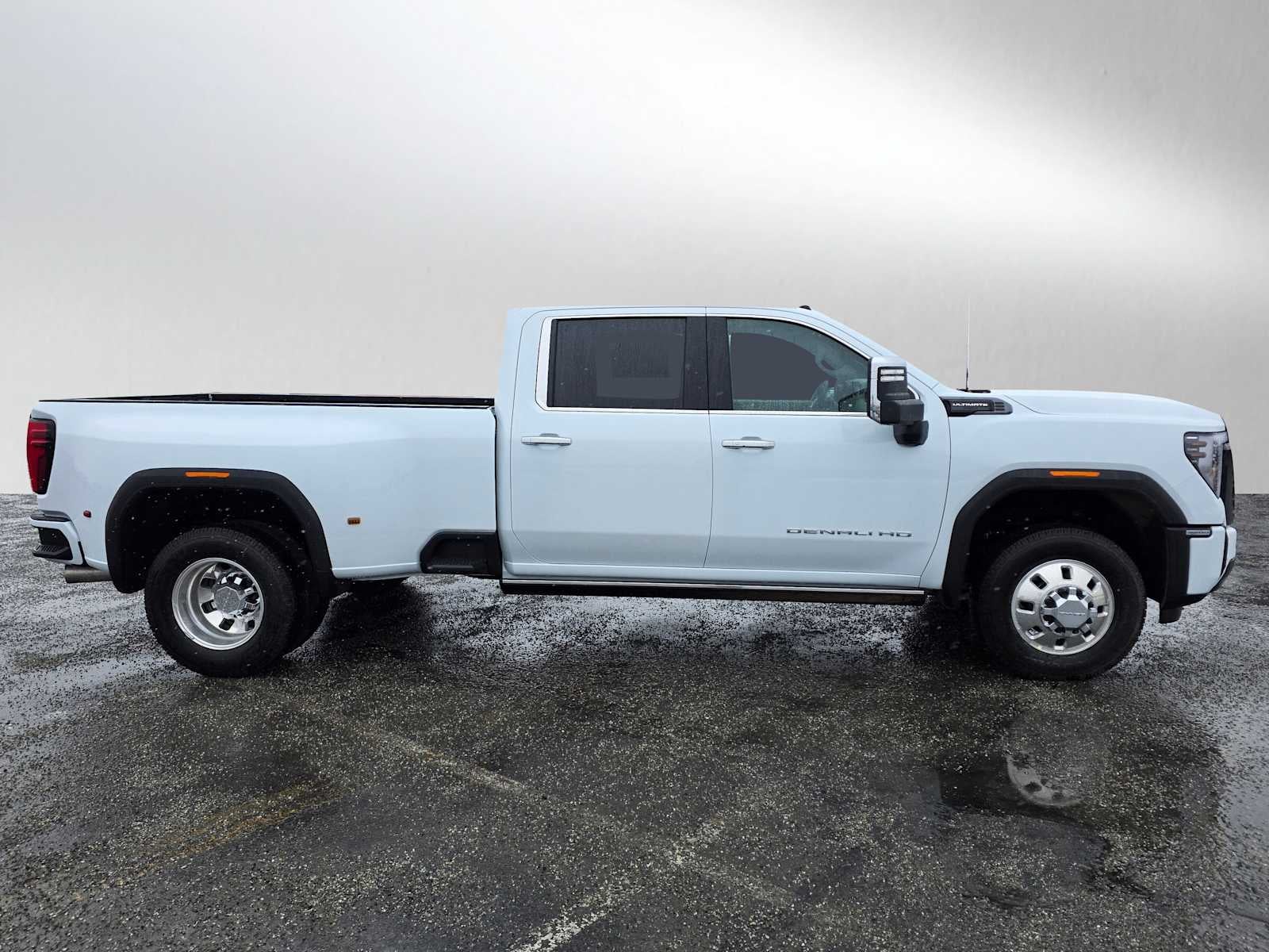 2026 GMC Sierra 3500 HD Denali Ultimate DRW