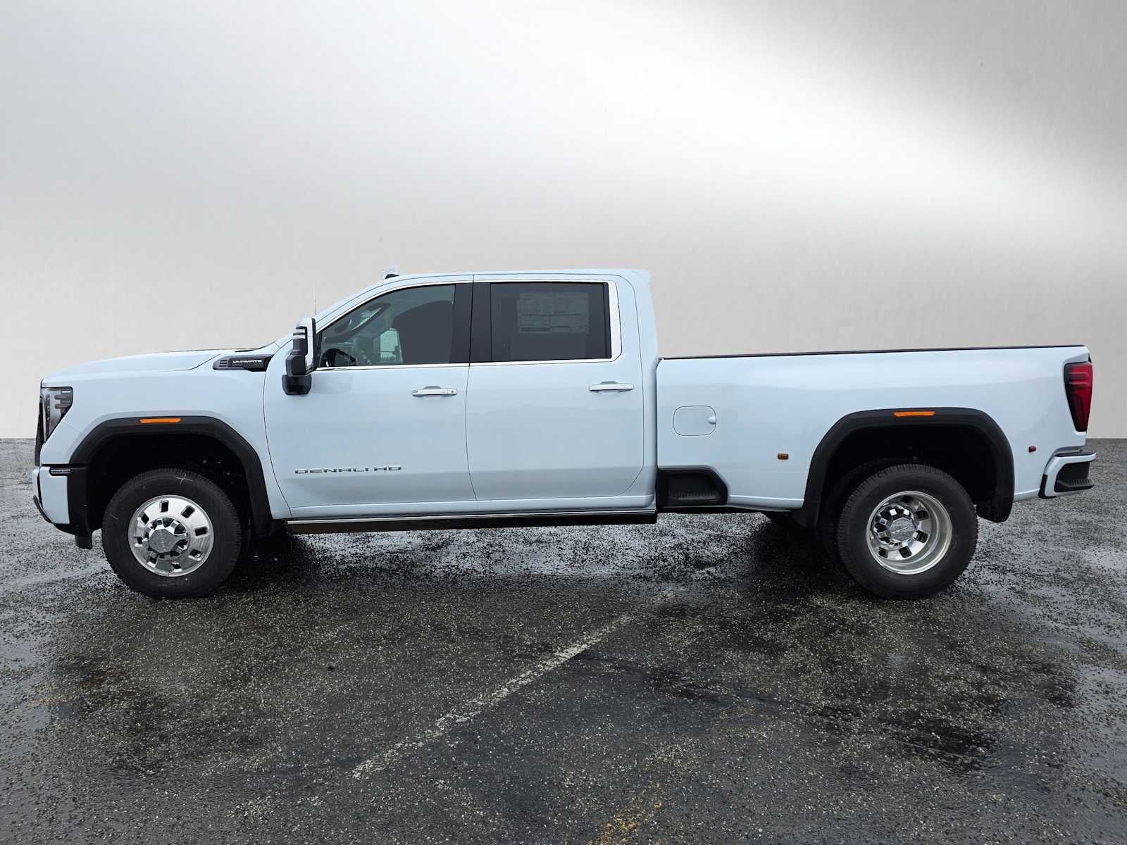 2026 GMC Sierra 3500 HD Denali Ultimate DRW