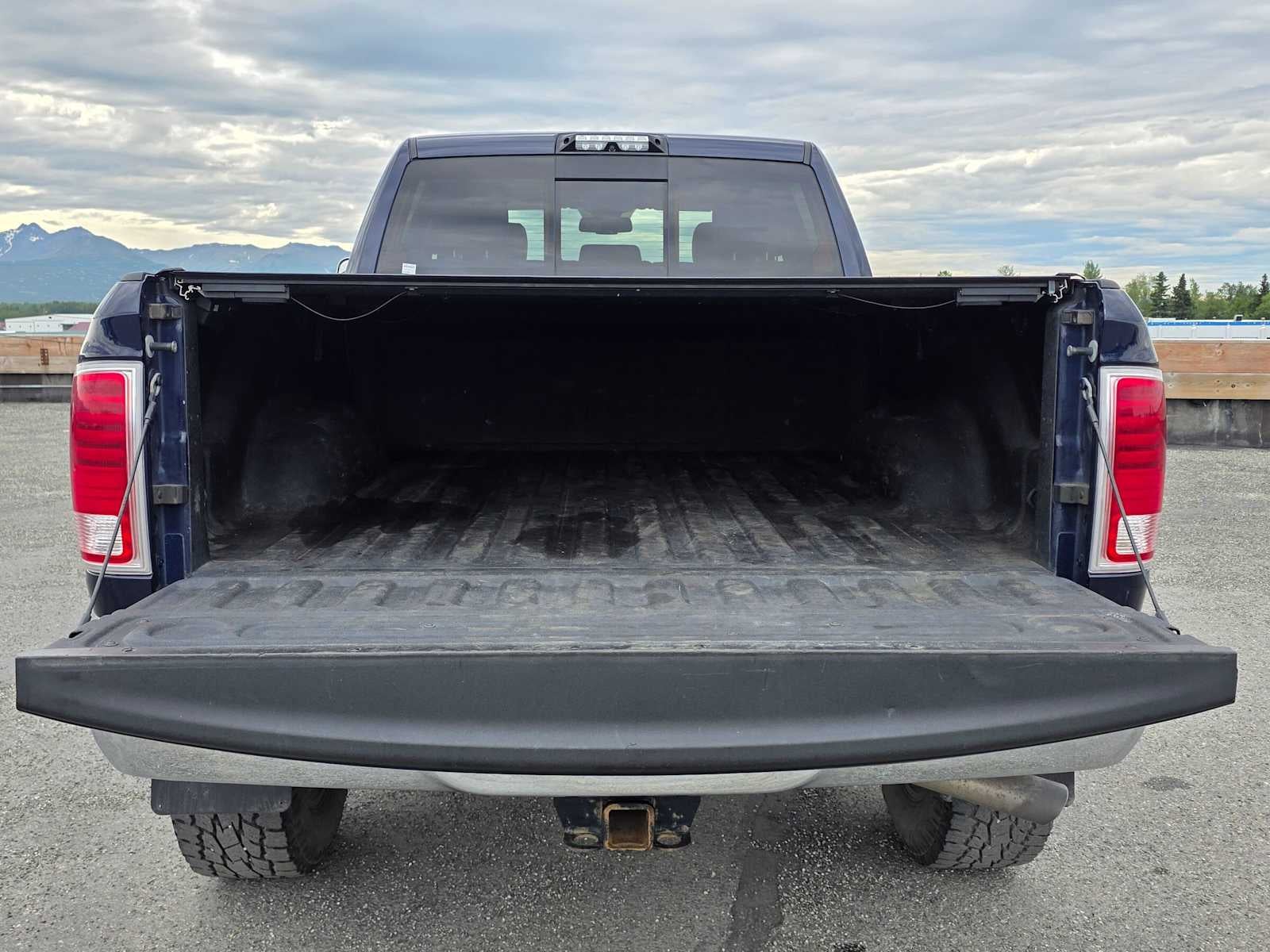 2018 RAM 2500 Laramie Crew Cab 4x4 6'4" Box