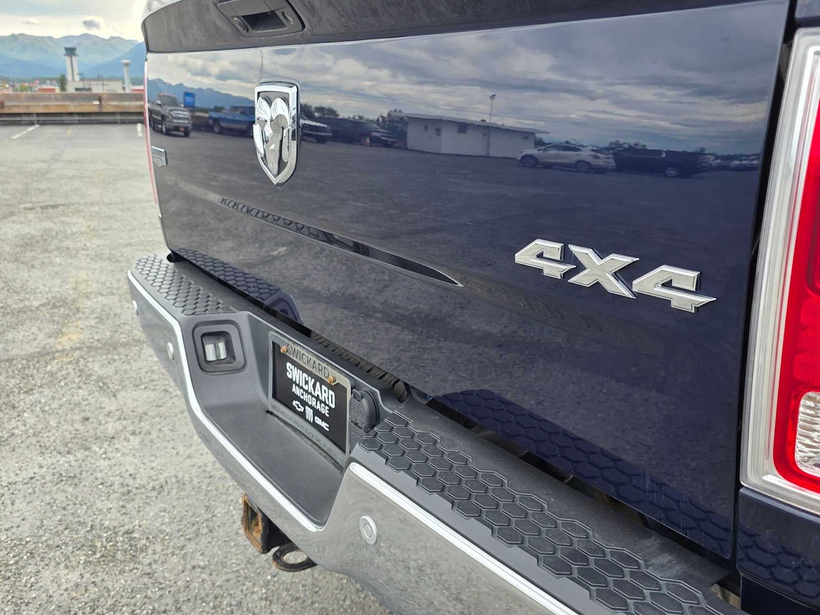 2018 RAM 2500 Laramie Crew Cab 4x4 6'4" Box
