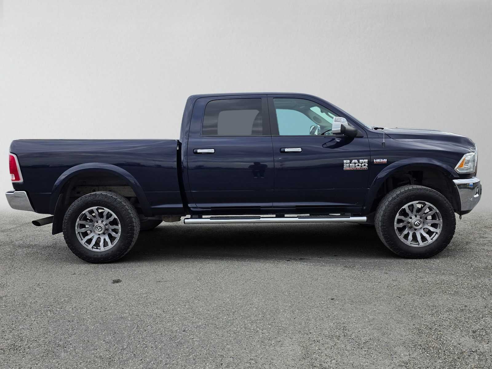 2018 RAM 2500 Laramie Crew Cab 4x4 6'4" Box
