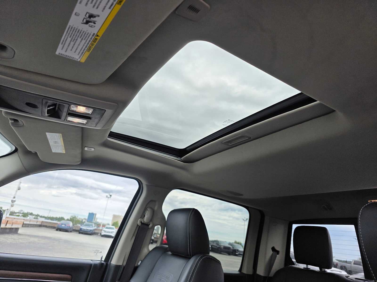 2018 RAM 2500 Laramie Crew Cab 4x4 6'4" Box