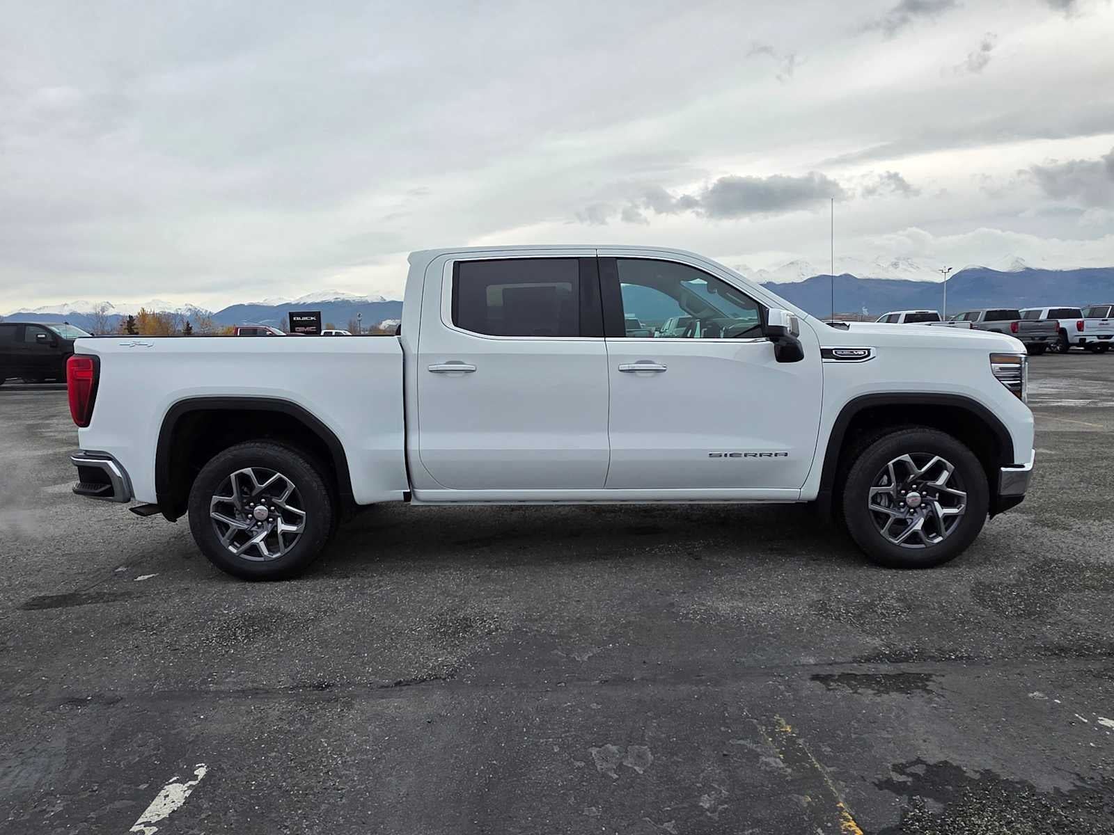 2026 GMC Sierra 1500 SLT