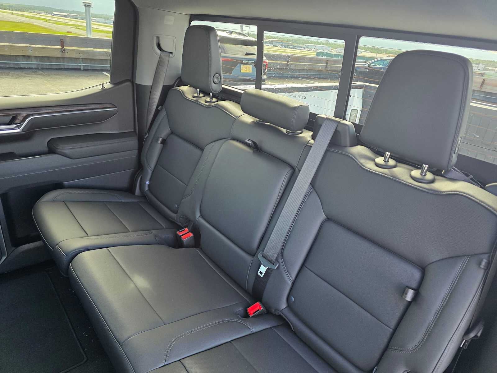 2026 GMC Sierra 1500 SLT - Photo 17