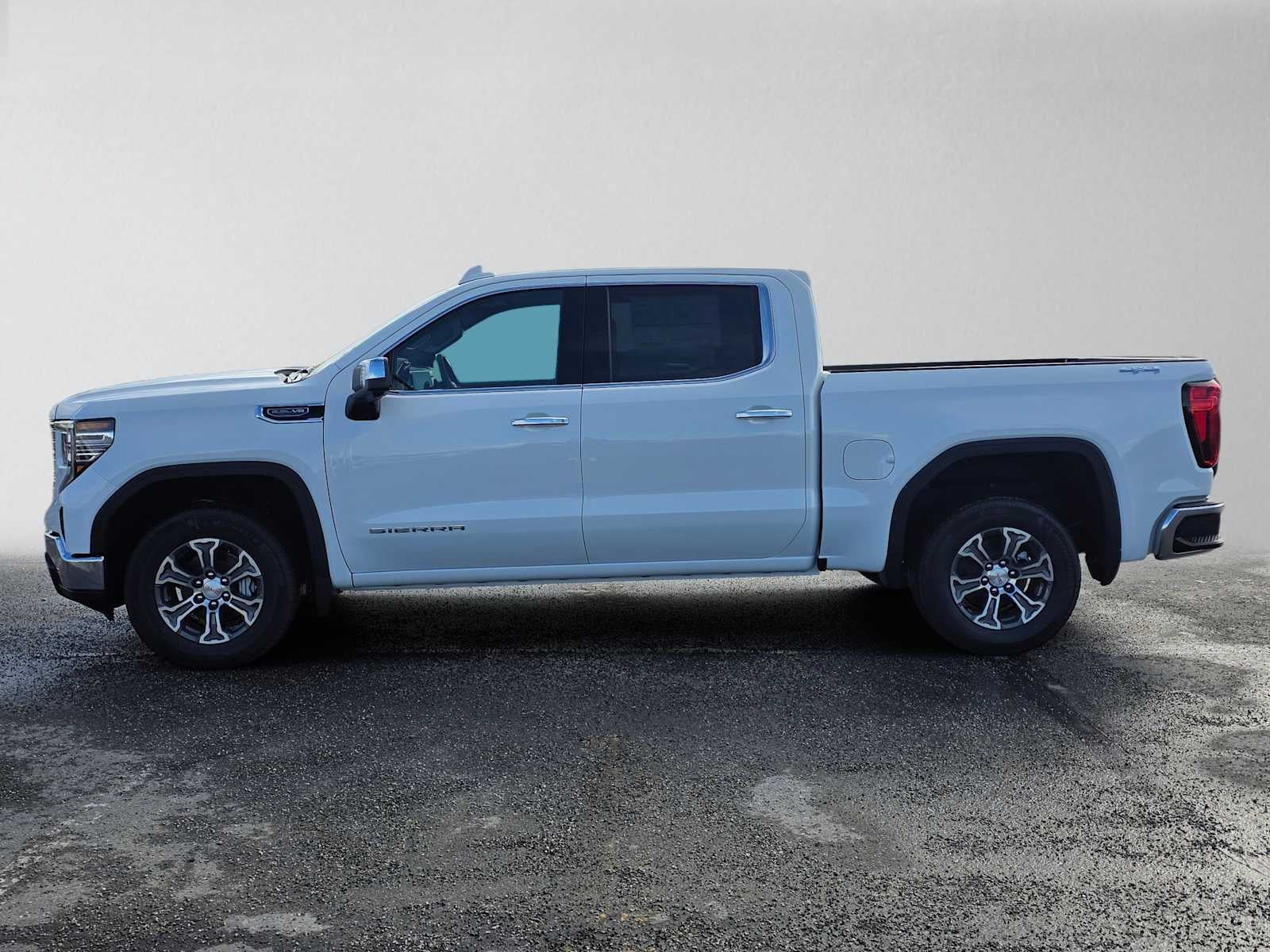 2026 GMC Sierra 1500 SLT - Photo 6