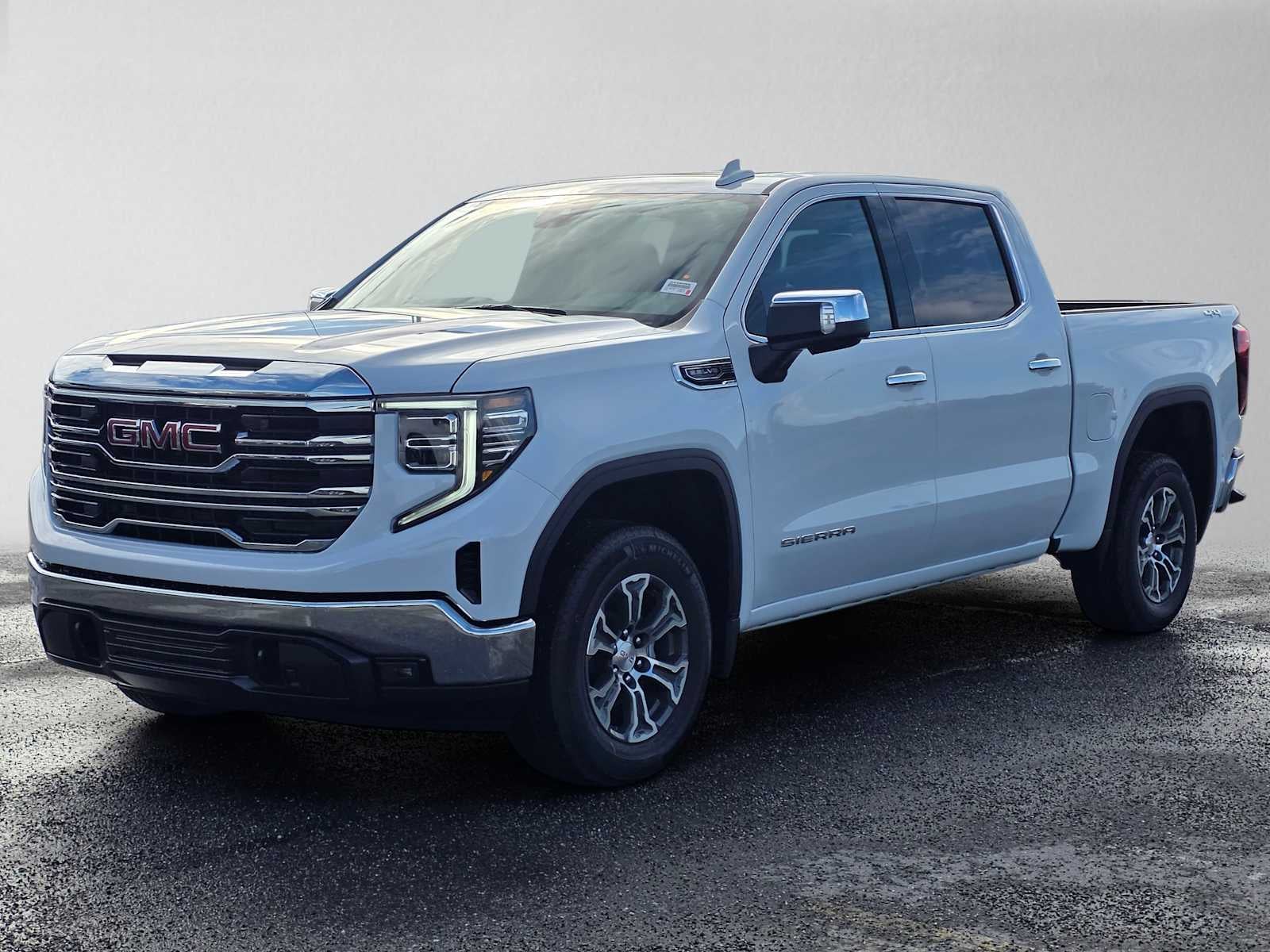 2026 GMC Sierra 1500 SLT - Photo 7