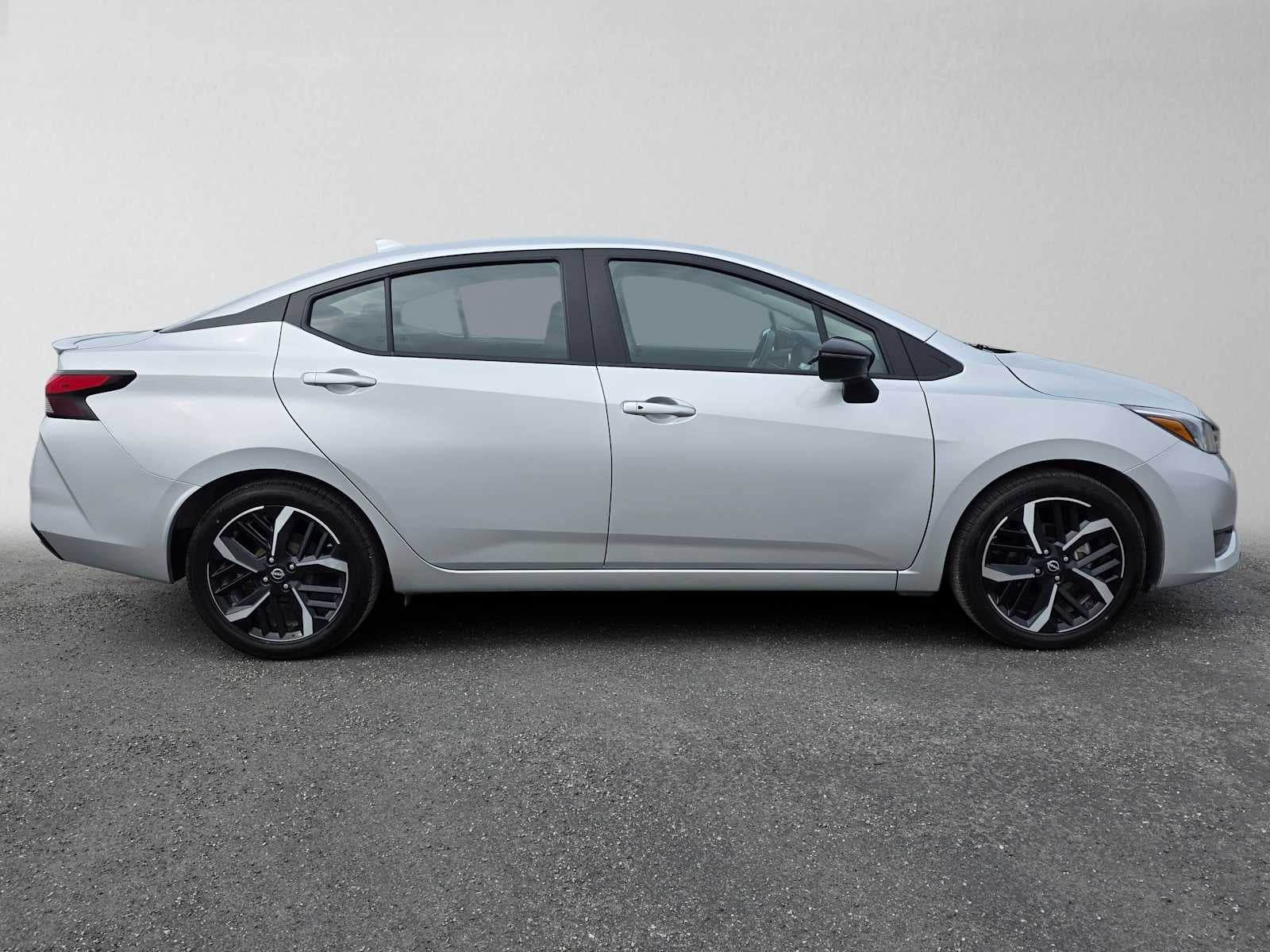2024 Nissan Versa SR