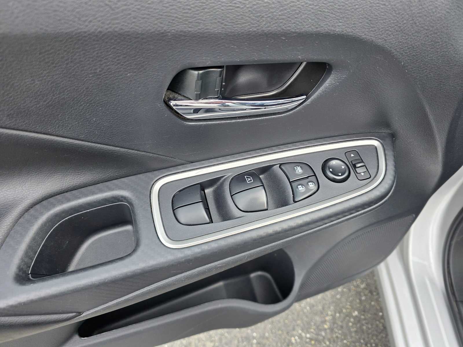 2024 Nissan Versa SR