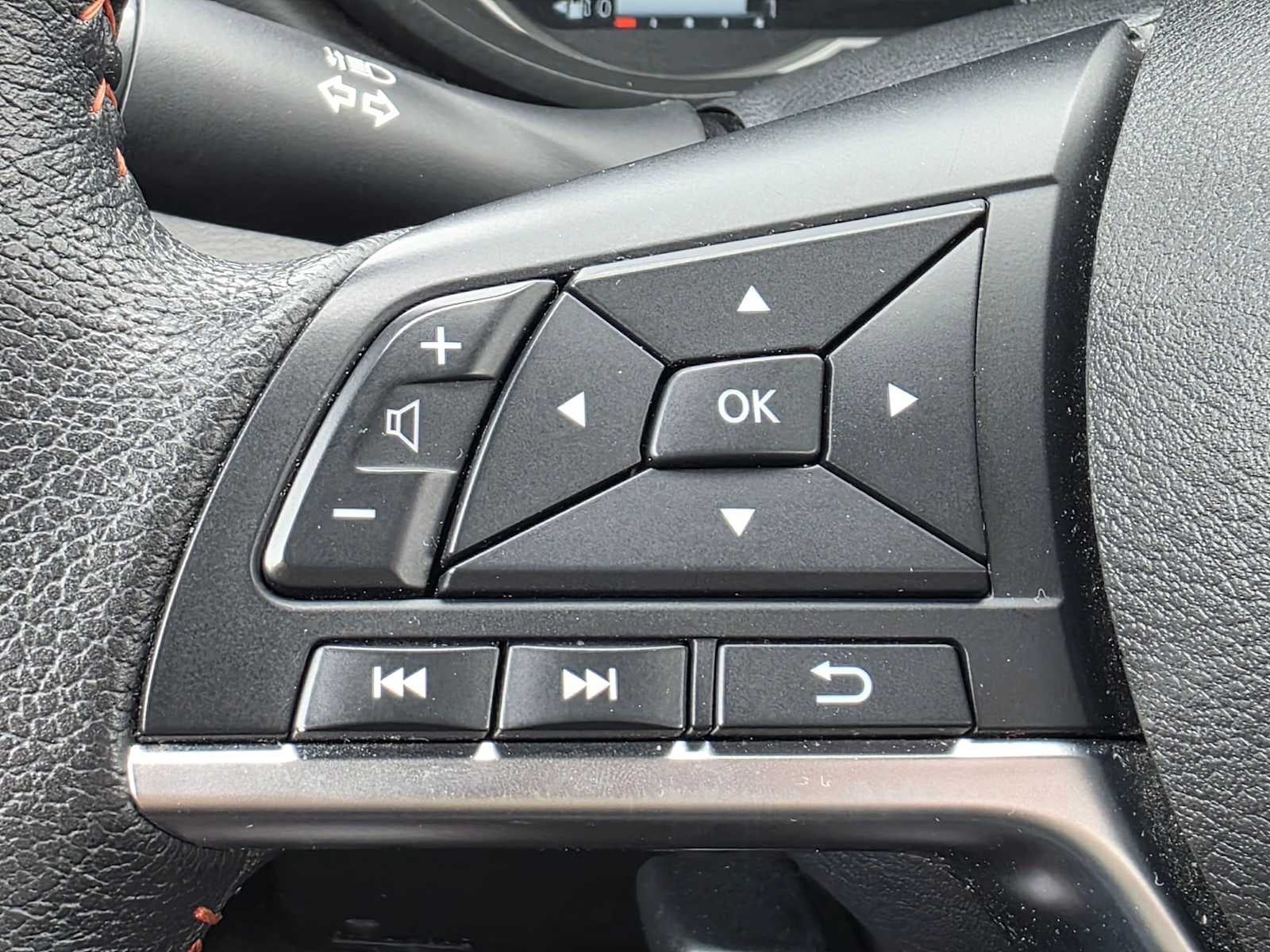 2024 Nissan Versa SR